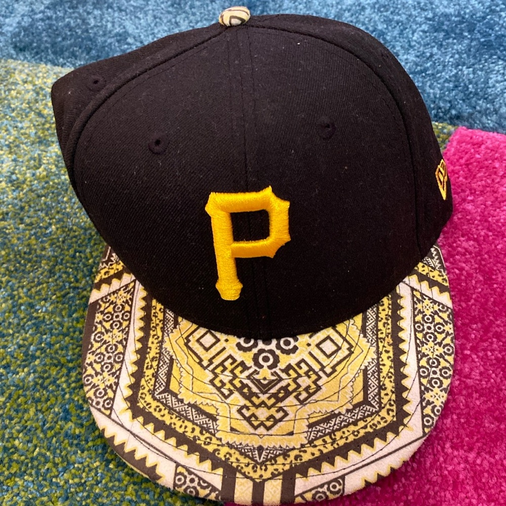 Fitted hat.